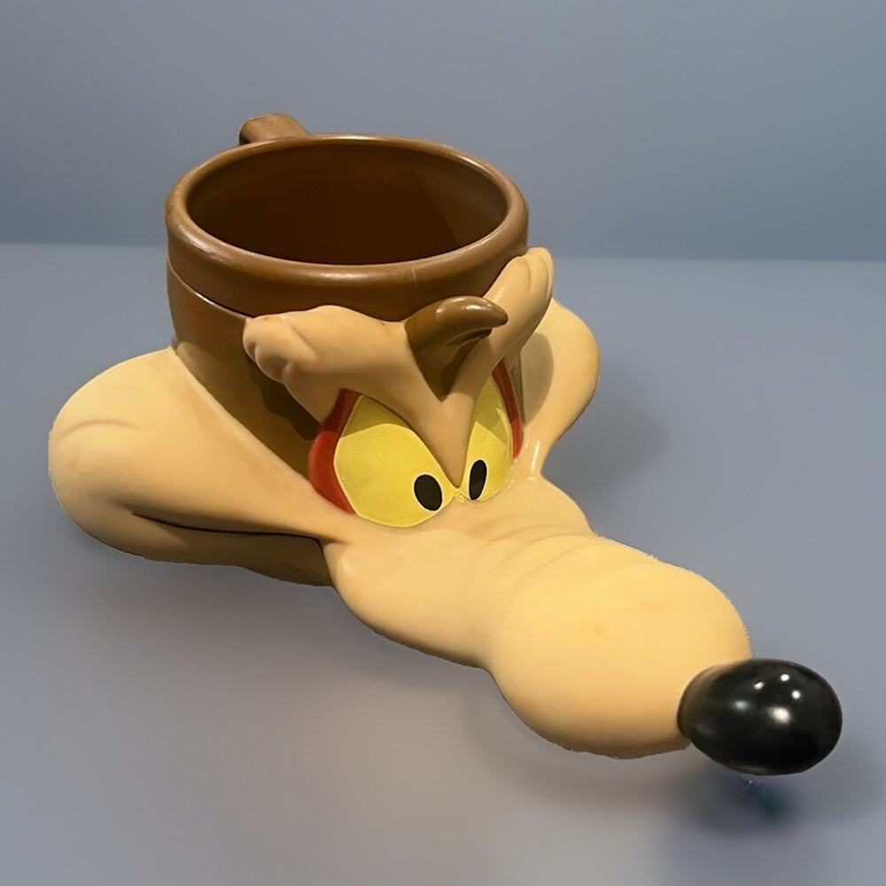 Set Of 2 VTG Looney Tunes Wile E. Coyote 3D Mug Cup 1992 Warner Bros -Includes 2